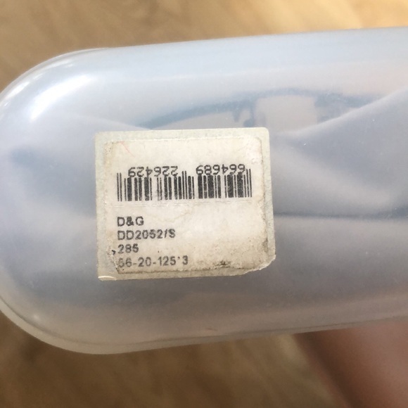 Dolce and Gabbana Women’s Subglasses - Picture 2 of 6